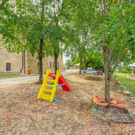 3 Bedroom Cozy Apartment In Ponte Alla Chiassa Ar Apartment Chiassa Superiore