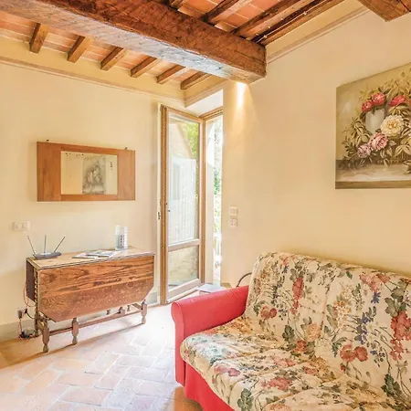 3 Bedroom Cozy Apartment In Ponte Alla Chiassa Ar Apartment *
