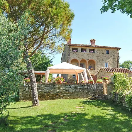 3 Bedroom Cozy Apartment In Ponte Alla Chiassa Ar