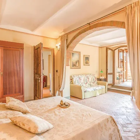 3 Bedroom Cozy Apartment In Ponte Alla Chiassa Ar